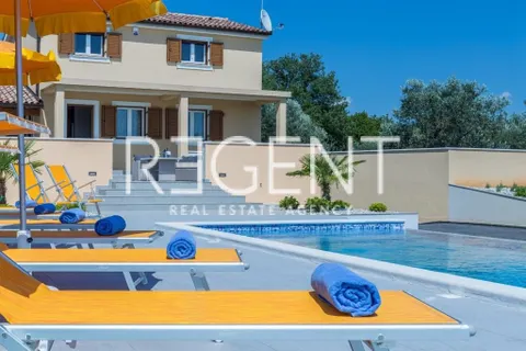 Istrie, Fažana - Vila s bazénem 180 m2