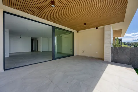 Istra, Novigrad - Četverosoban apartman u luksuznom stambenom kompleksu 136 m2
