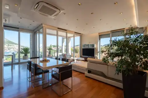 Dubrovnik - Wyjątkowy penthouse z basenami w pięknym Dubrowniku