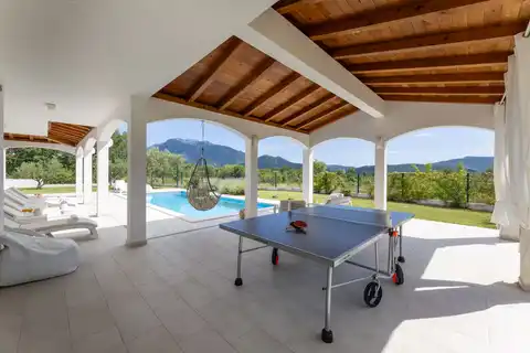 Maison avec piscine, 260m²