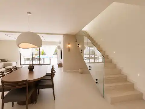 Brač, Sutivan - villa de 232 m², piscine, places de parking, vue sur mer