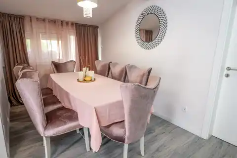 Kuća 340 m², Črnomerec — 2 stambene jedinice i poslovni prostor