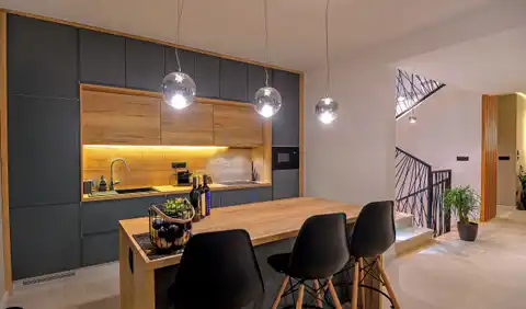 Trogir, Marina - Vila 400 m², 4 pokoje, bazén 30 m², 150 m od moře