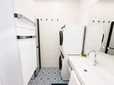 Zagreb, Donji grad – byt 88 m² na prenájom, 3-izbový, 3. poschodie, zrekonštruovaný
