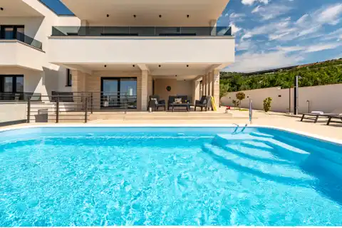 Zadar, Rovanjska – villa de 220 m², piscine et vue sur la mer