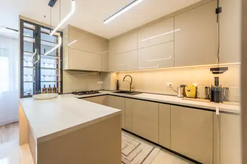 Zagreb, Malešnica - Moderan i potpuno renoviran trosoban stan