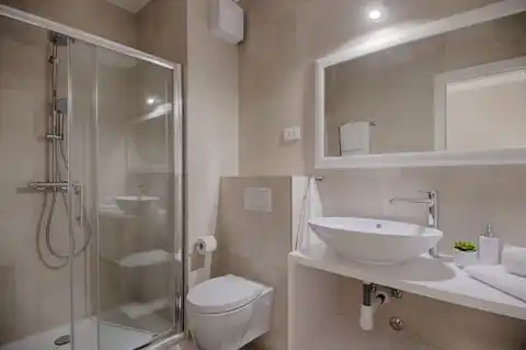 Split, Žnjan-dvosoban s balkonom, drugi red od mora