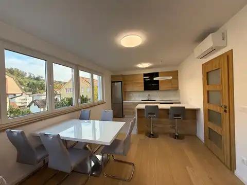 Záhřeb, Gračani – třípokojový byt se zahradou a garáží