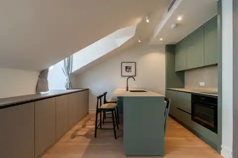 Garsonjera 32m² za najam — prvi najam, Centar