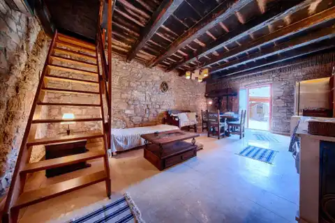 Комижа - Каменный дом у моря