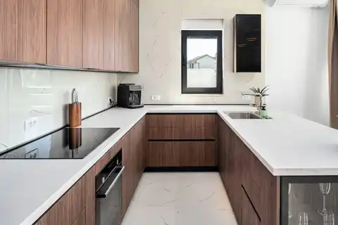 Вилла 300 м², Стивашница — 100 м до моря, инфинити бассейн