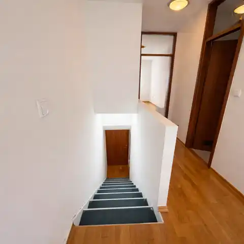 Zagreb, Vrbani - appartement de trois pièces à louer