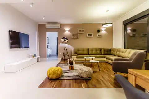 Vila 232 m², Kaštel Stari — 4SS, grijani bazen, pogled na more