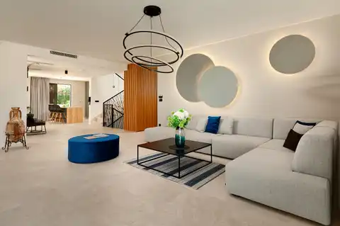 Trogir, Marina - Vila 400 m², 4 pokoje, bazén 30 m², 150 m od moře