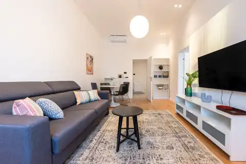 Zagreb, centar - Potpuno renoviran dvosoban stan, najam