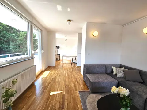 Zagabria, Pantovčak - Appartamento di quattro locali con terrazza + garage 118 m2, Primo affitto