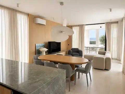Turanj, Vila 180 m²— grijani bazen, pogled na more, 350 m od plaže
