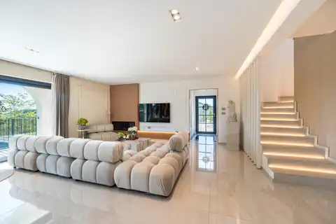 Villa 384 m² bei Buje – Pool, Blick und 832 m² Grundstück
