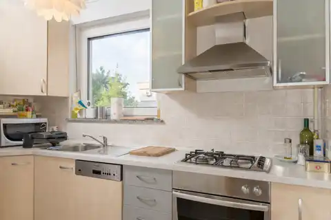 Zagreb, Maksimir - Dvosoban stan u urbanoj vili s parkingom