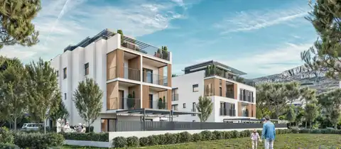 Kaštela, Kaštel Lukšić - četverosoban dvoetažni stan s terasom