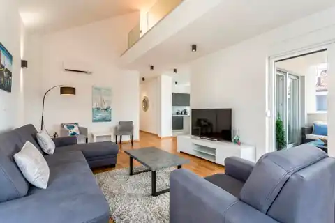 Podstrana - Three-room apartment with a terrace