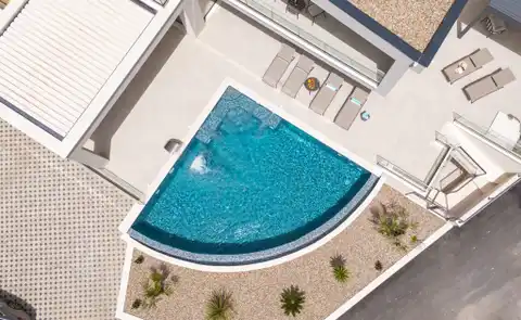 Podstrana - Vila s bazénom a výhľadom na more