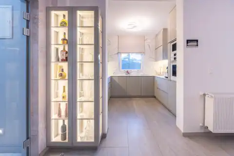 Záhřeb, Jelenovac – Moderní třípokojový byt s velkou terasou a garáží