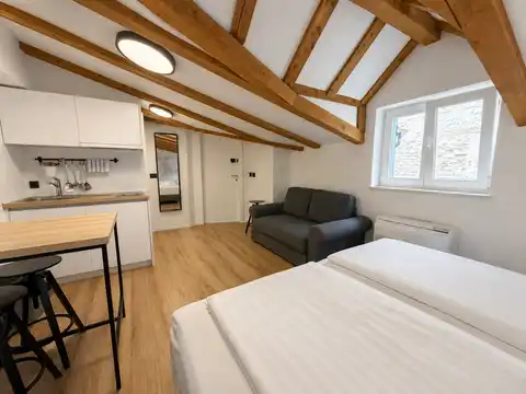 Šibenik, centar – potpuno uređena kuća s 4 apartmana