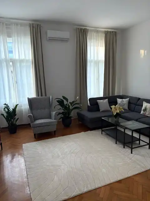 Zagreb, Center - Štirisobno stanovanje za najem