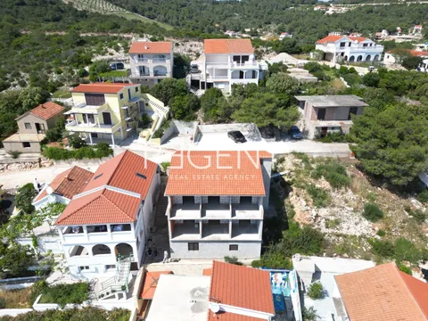 Vis, casa in costruzione con vista aperta sul mare