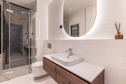 Zagabria, Centro - Moderno appartamento con tre camere da letto in affitto