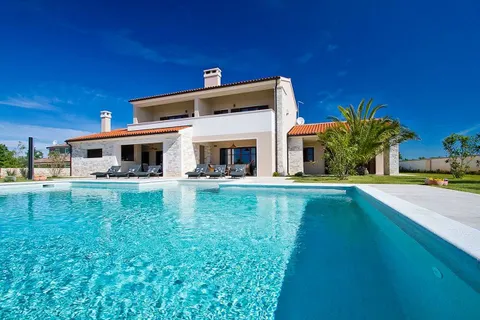 Istria, Svetvinčenat - Bellissima casa con piscina