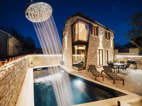 Zadar, Privlaka – Nově postavená kamenná-moderní vila