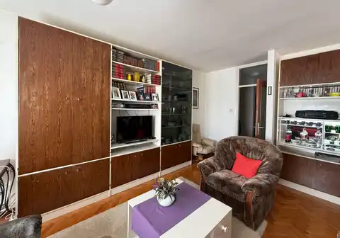 Split, Spinut - Dvosoban stan s loggiom u centru grada