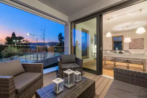 Split, Duilovo - Luksusowy apartament z dwiema sypialniami i loggią