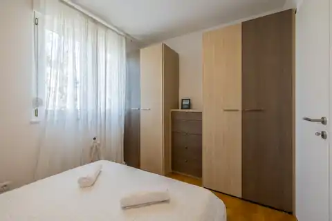 Spalato, Žnjan - Appartamento trilocale con loggia e vista mare