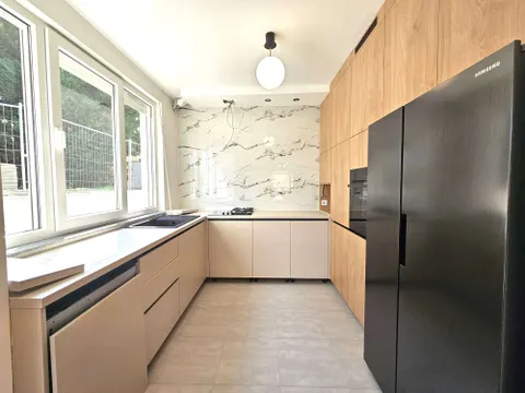 Zagabria, Pantovčak - Lussuoso appartamento di quattro locali con terrazza di 166 m2 + garage, prima locazione