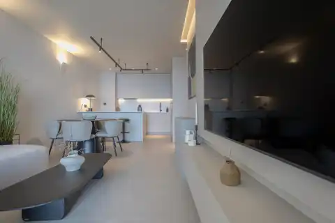 Split, Žnjan - Dvojizbový byt s loggiou a výhľadom na more