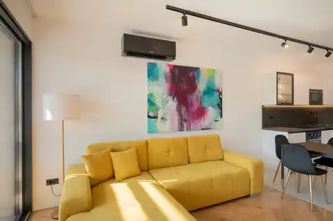 Split, Centar-Luksuzno renoviran trosoban stan u centru Splita