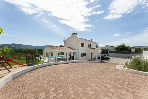 Maison avec piscine, 260m²