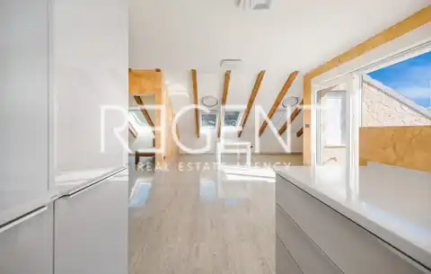 Split, Stobreč - Byt ve vynikající lokalitě k dlouhodobému pronájmu, 150m2
