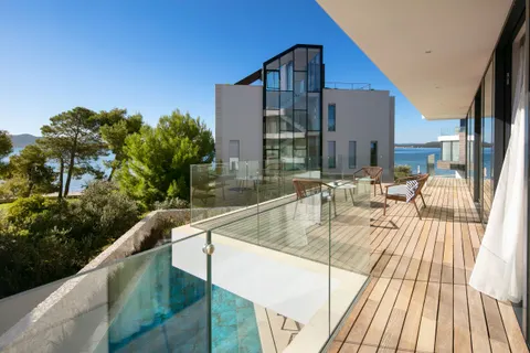 Sukošan – Luxusní moderní vila s bazénem 495 m2