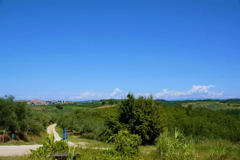 Istrie, Buje - Stavební pozemek 880 m2