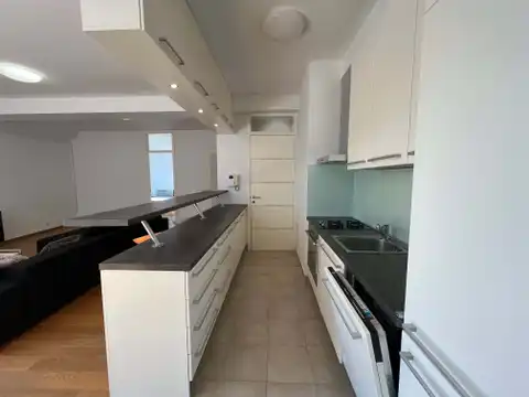 Zagreb, Srebrnjak – Geräumige Vierzimmerwohnung mit Garten zu vermieten