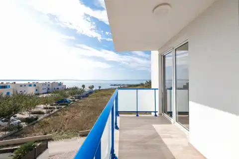 Privlaka - Dom szeregowy z basenem i tarasem na dachu.