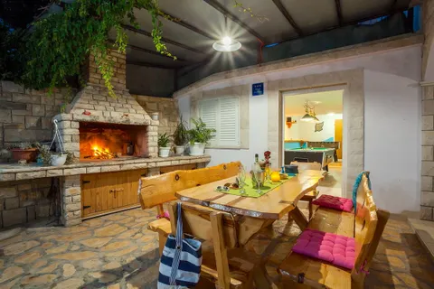 Ostrov Korčula – Okouzlující vila v zátoce s bazénem 460 m2