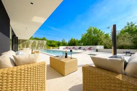 Istra, Oprtalj - Luksuzna dizajnerska vila 682 m2 novogradnja