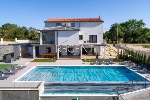 Istra, Tinjan – Elegantna vila z bazenom