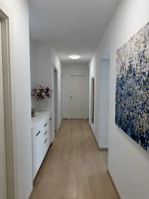 Split, Strožanac – For rent, three-room apartment 103 m² loggia jacuzzi parking