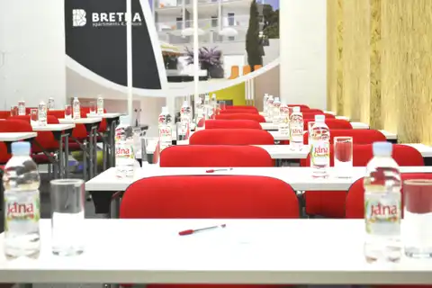 Brač, Sutivan - Investicijska prilika, stambena zgrada